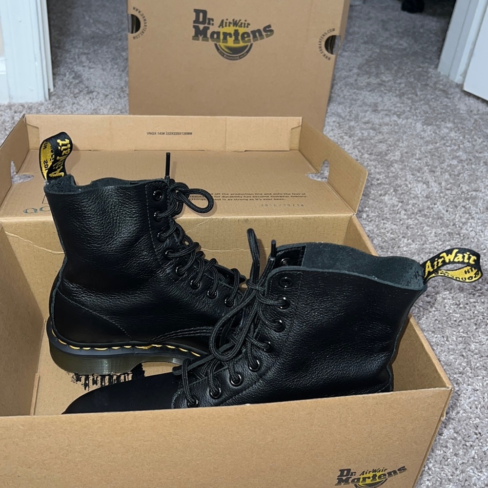 1460 Pascal Black Dr Marten’s Boot